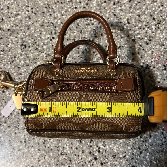 COACH MINI ROWAN CHARM - Picture 13 of 14